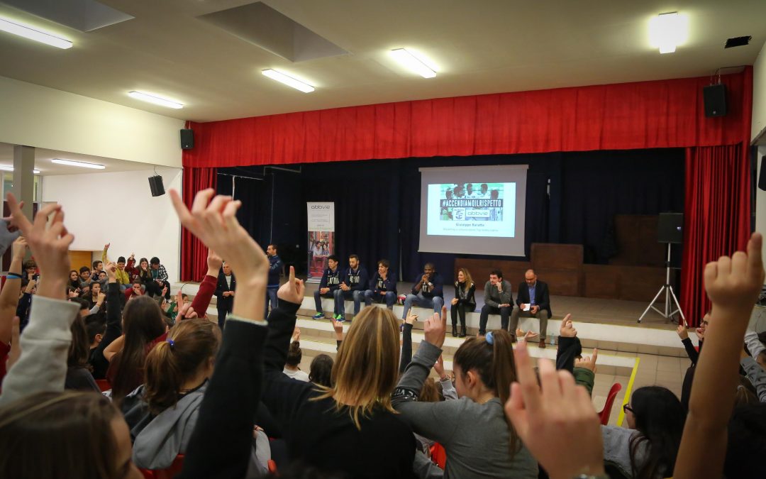 #accendiamoilrispetto: incontro alla scuola media Giuliano