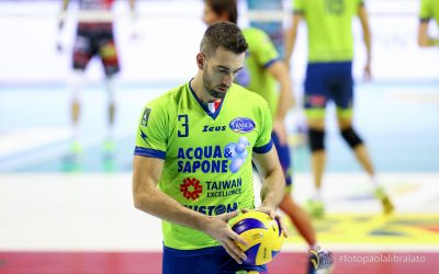 La Top Volley Latina a Napoli: allenamento a porte aperte domenica mattina alle 11. La società ha messo a disposizione il pullman per i tifosi