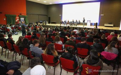 Comunicato stampa, (tappa n°23/4° anno) #Accendiamoilrispetto contro il cyberbullismo: domani la Top Volley Latina, in partnership con AbbVie, all’istituto Einaudi – Mattei di Latina