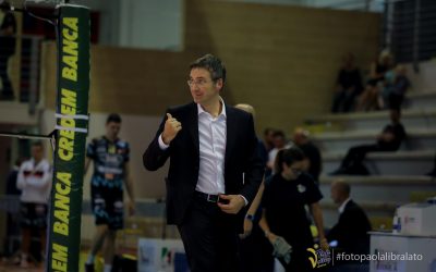 Domani la Top Volley in campo a Civitanova. Tubertini: “Dobbiamo mantenere alto il livello. La Lube? Dopo la Supercoppa hanno l’obbligo di tornare a vincere subito”