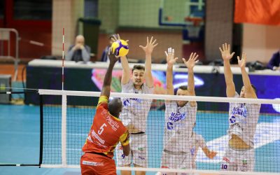 La Top Volley Cisterna cede solo ai vantaggi (2-3) dopo una battaglia di due ore e mezza. Tubertini: “Incisivi solo dal terzo set”