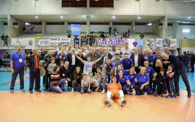 La Top Volley Cisterna supera 3-2 il Piacenza al termine di una sfida per cuori forti. Tubertini: “Ringrazio i miei giocatori”. Rondoni: “Papà sarebbe stato felice per questo mio esordio”