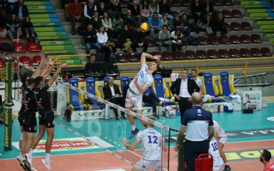 La Top Volley cede a Verona (3-1). Alberto Elia: “Buon approccio ma per il futuro deve crescere dentro di noi la rabbia”